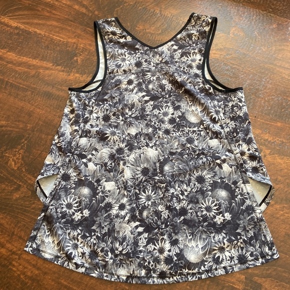 𝅺lululemon Run: Split Singlet Flowabunga Black Angel Wing / Black Size 4 - Picture 9 of 13